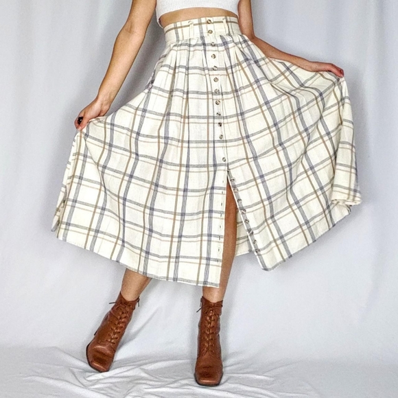 SOLD 80s plaid A-line, full skirt - Picture 3 of 4